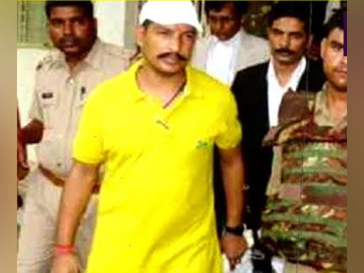 UP: Gangster Sanjeev Jeeva shot at inside Lucknow's Civil Court