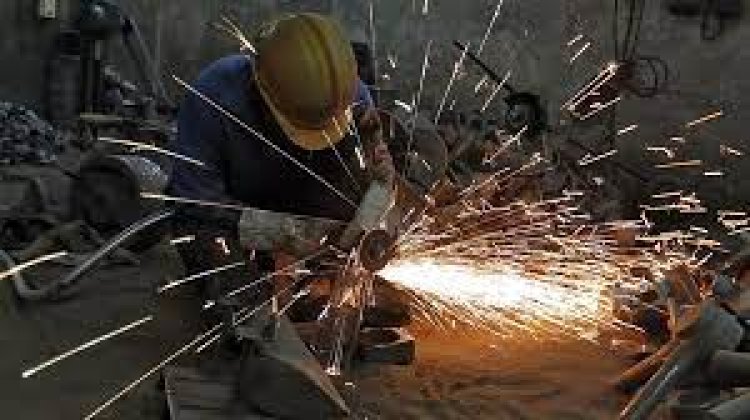 Manufacturing sentiments in India remain positive for first quarter: Ficci
