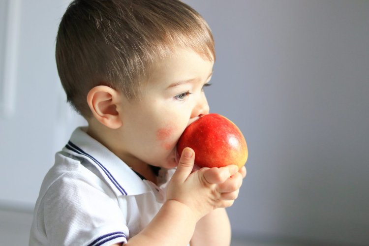 Food allergy in infancy linked to childhood asthma, reduced lung function: Study
