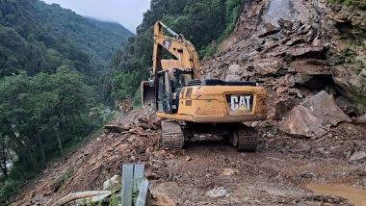 5 pilgrims killed as landslide debris falls on car in U'khand's Rudraprayag