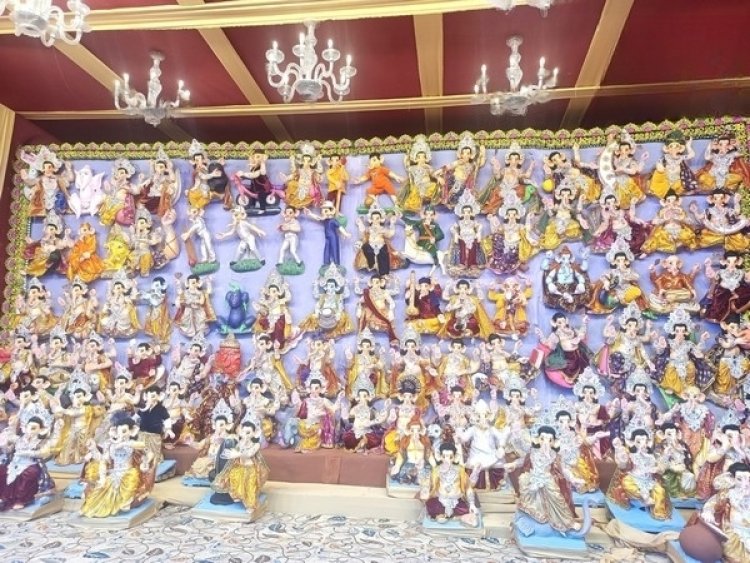 MP: 108 different forms of Lord Ganesha idols displayed at Pandal in Indore