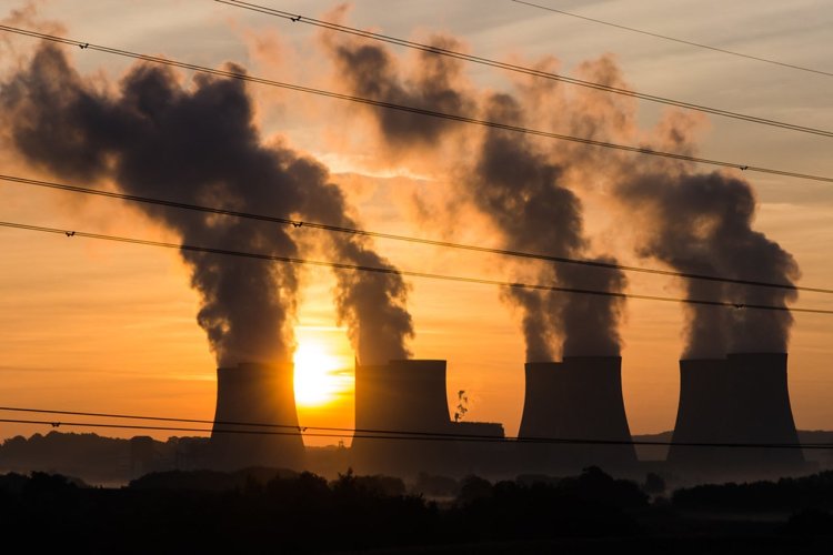 Key emitter nations absent as attendees demand phase out of fossil fuel