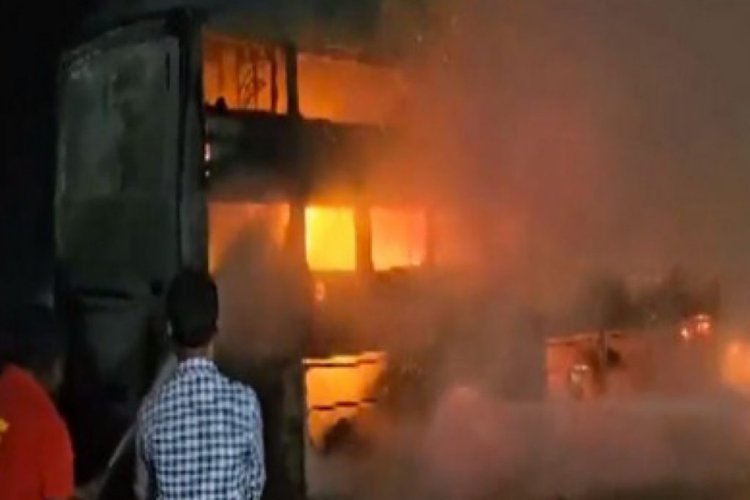 Close shave for 16 passengers as bus catches fire in Gujarat's Valsad