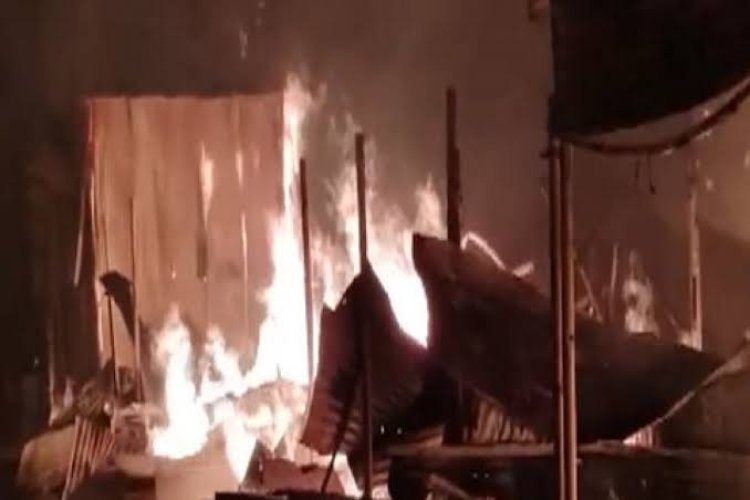 Uttar Pradesh: 24 shops gutted in Kath Bazar's blaze in Firozabad