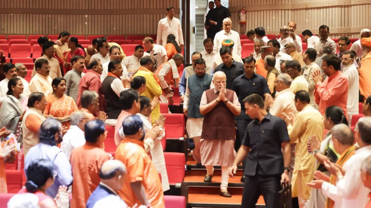 "Modi ji ka swagat hai...": PM Modi gets rousing welcome at BJP's meeting after win in 3 states