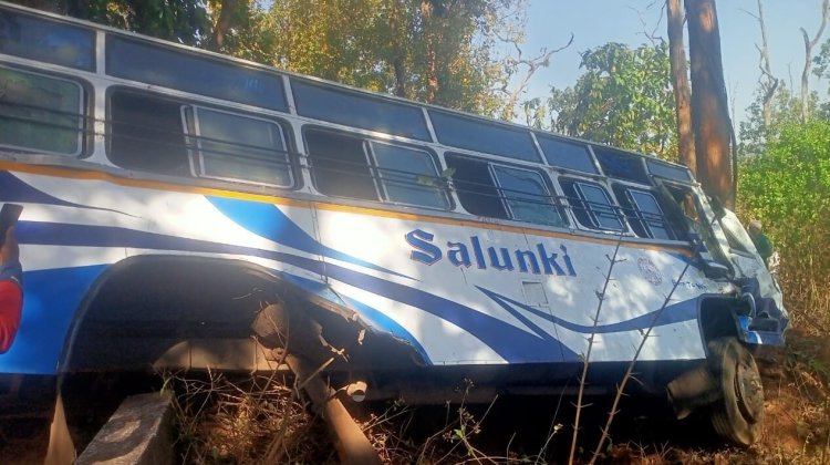 32 tourists injured as bus falls into gorge in Odisha's Kandhamal