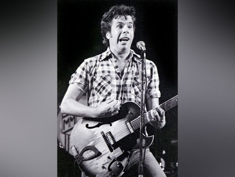 'Elvis is Everywhere' singer Mojo Nixon dies on Outlaw Country Cruise