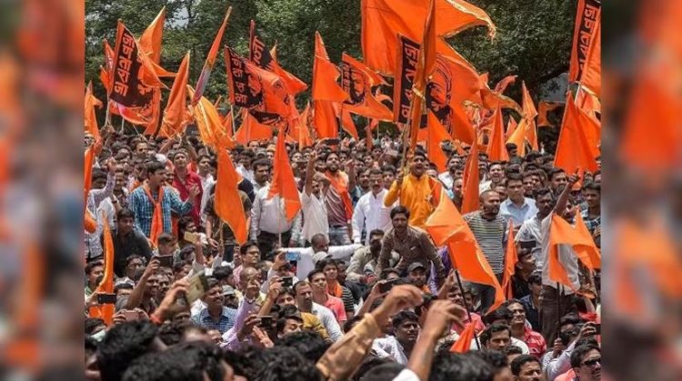 Maharashtra govt approves bill to extend 10% reservation to Marathas
