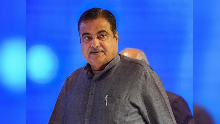Gadkari sends legal notice to Kharge, Ramesh for sharing 'misleading' news
