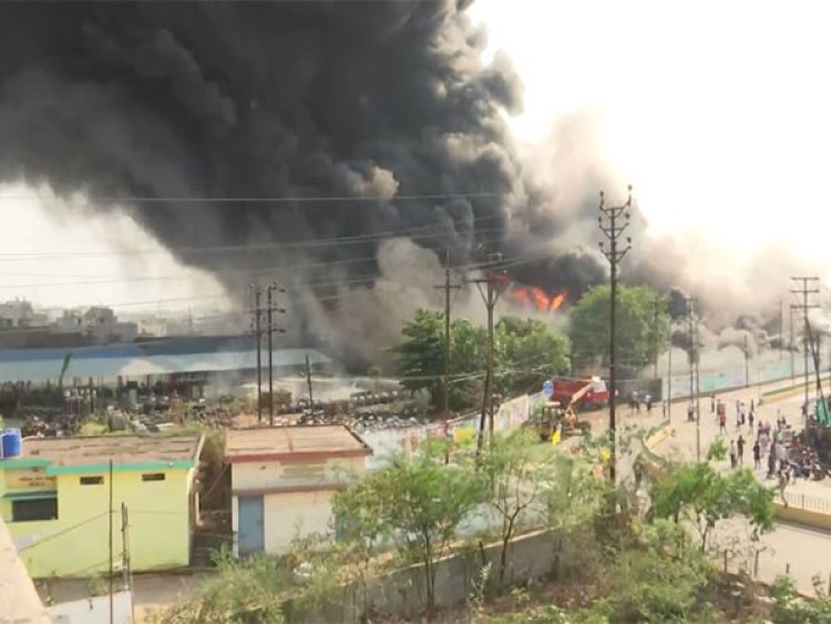 Chhattisgarh: Massive fire breaks out at power distribution company in Raipur's Kota