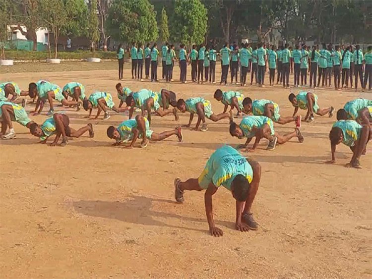 UP: Balrampur Police organise free training camp for youths aspiring to join armed forces