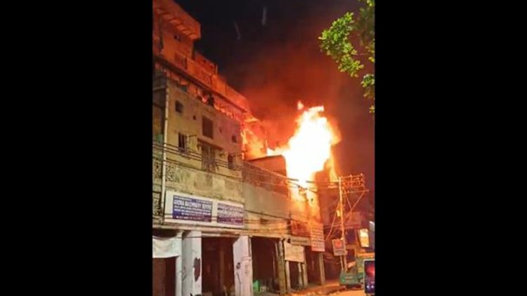 Fire breaks out at restaurant in West Bengal's Chinar Park; no casualties reported
