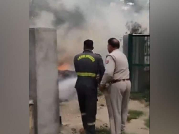 UP: Fire breaks out at a park in Noida Sector 50