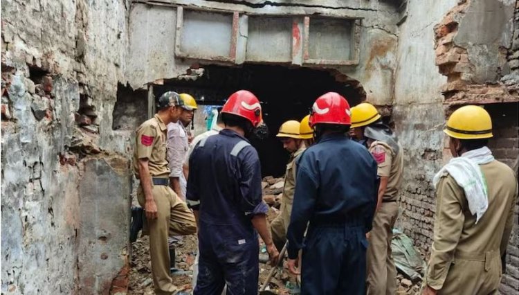 Section of 'dangerous' building collapses in Thane, 6 people rescued