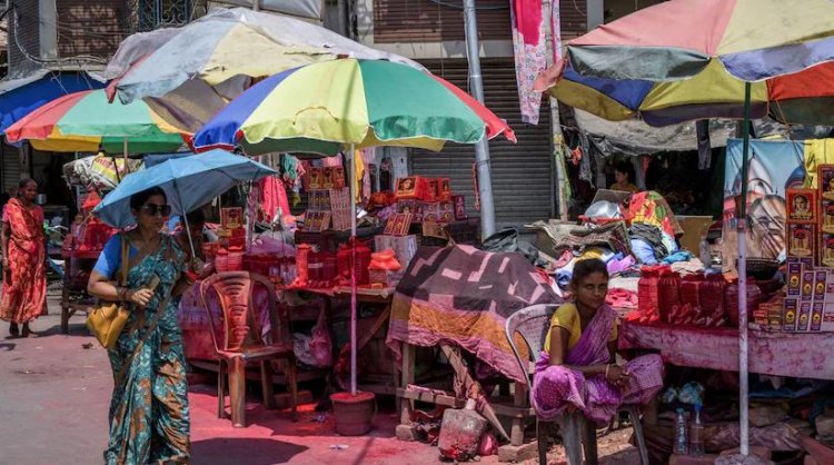 Extreme heat causes income loss for 50% of Delhi street vendors: Study