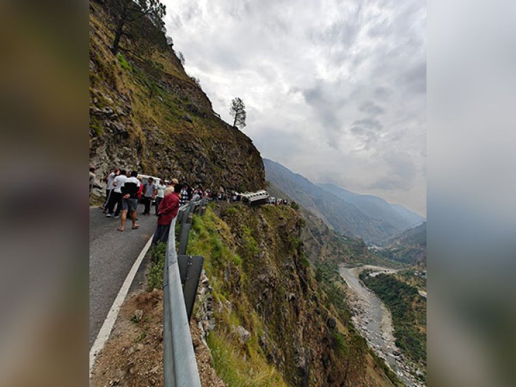 Himachal Pradesh: Four dead after bus falls into gorge in Shimla's Jubbal