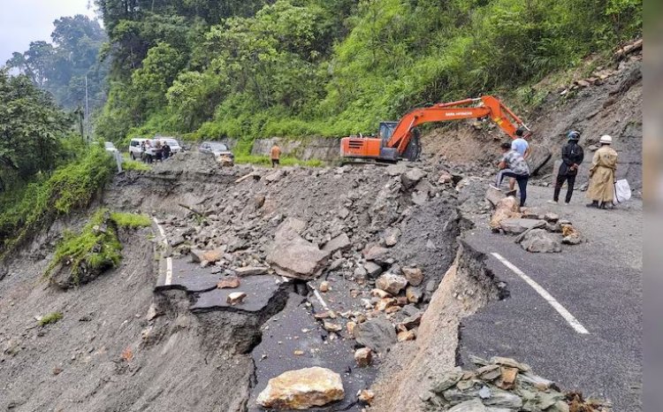 Nepal landslide: 19 bodies recovered after two buses swept into river