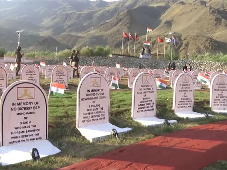 Drass: Families of soldiers pay tribute to soldiers who lost lives in 1999 Kargil War