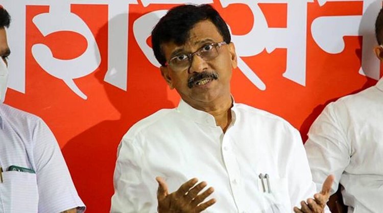 Maharashtra government torn apart by internal differences, there may be "bloodshed" in ticket distribution: Sanjay Raut