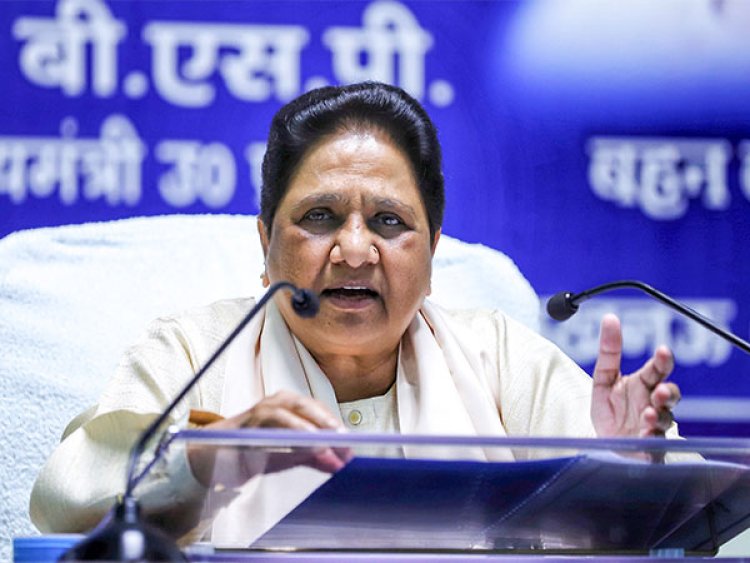 Uttar Pradesh: Mayawati questions Akhilesh Yadav's explanation on alliance break-up in 2019