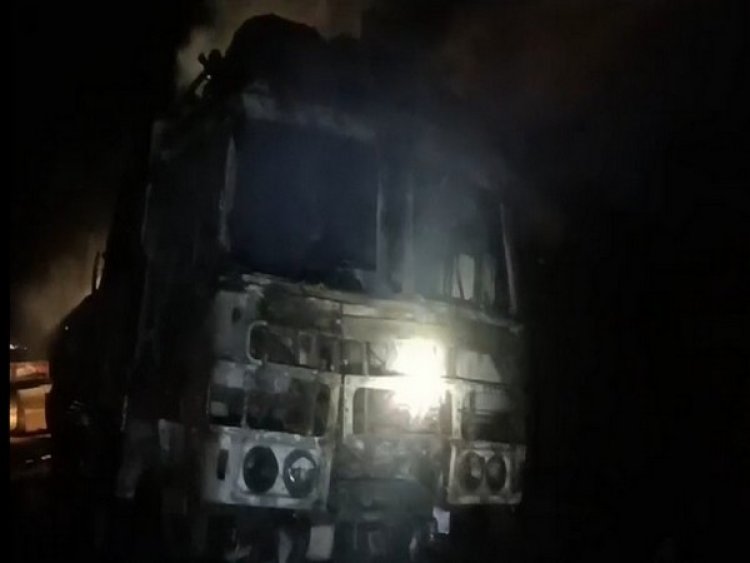 Andhra Pradesh: 2 dead and two injured after collision of two lorries results in fire