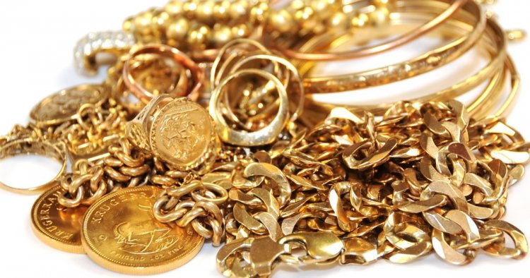 Gold rises on jewellers' buying
