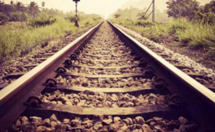 Man jumps in front of train in Kota