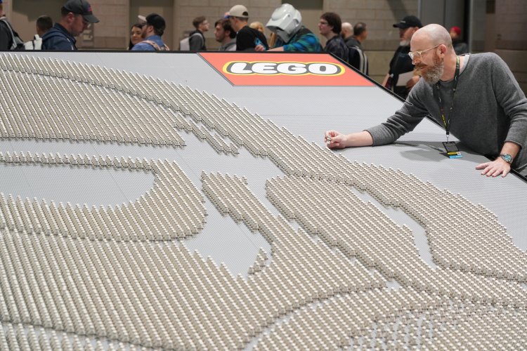 LEGO Group Honors 20 Years of LEGO® Star Wars™ with GUINNESS WORLD RECORDS™ Record-Breaking Build to Open Star Wars Celebration