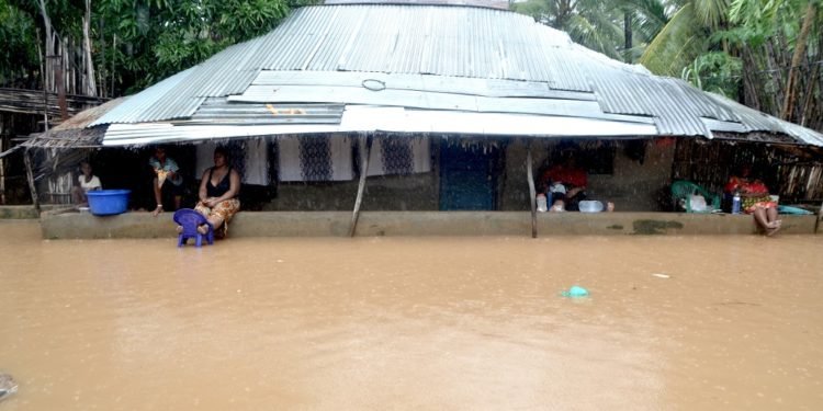 38 killed as floods worsen in Mozambique after second cyclone