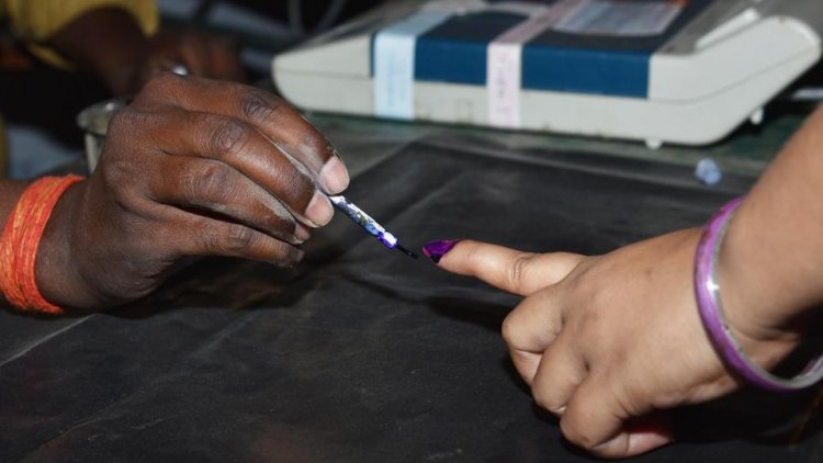 Around 38 pc votes in 4 hrs in WB, BJP candiate attacked