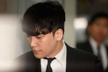 S Korean court to rule on K-pop star Seungri's arrest