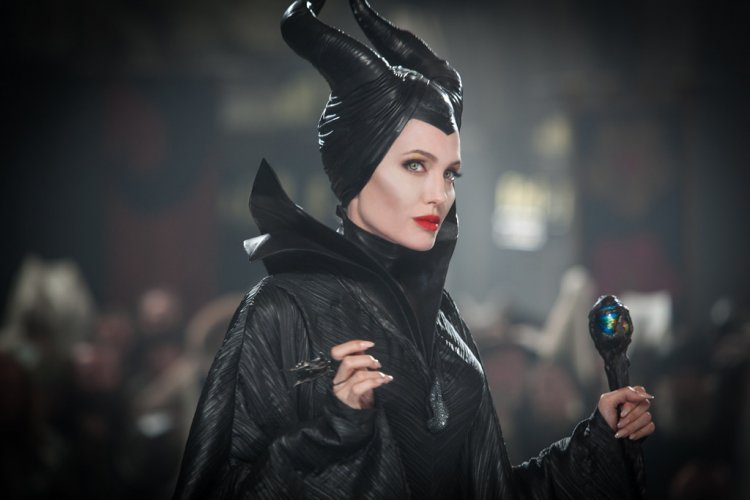 Angelina Jolie Looks Gorgeously Evil in the Wicked Trailer of Maleficent 2