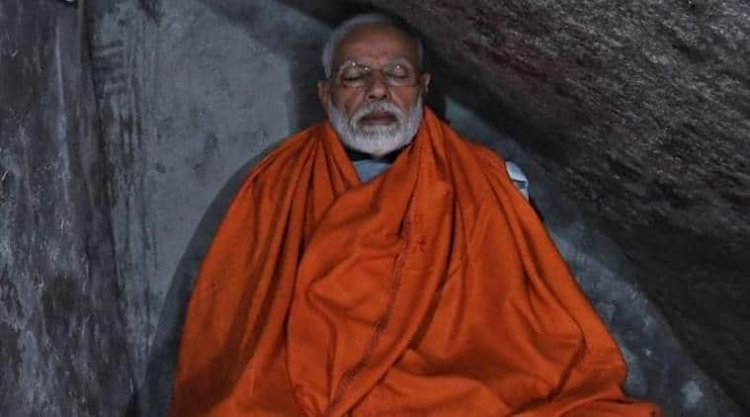 PM performs puja at Kedarnath after meditating for 17 hrs, will also visit Badrinath