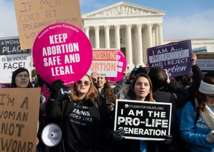 Hundreds protest strict Alabama abortion law