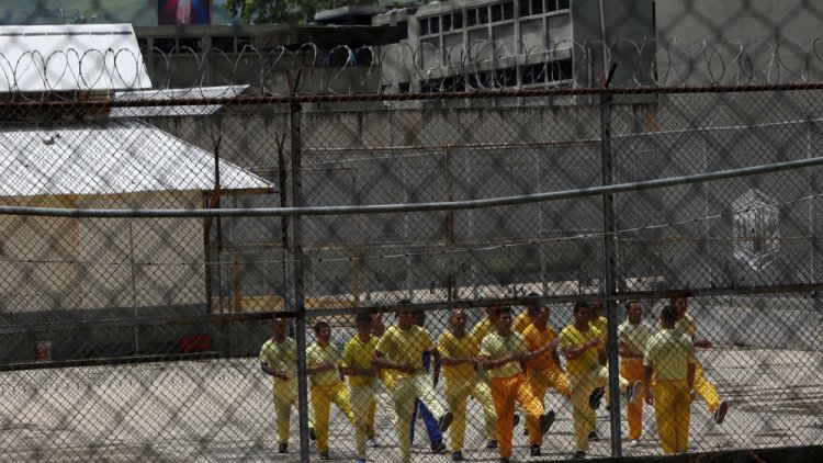 At least 29 inmates killed in clashes at Venezuela jail