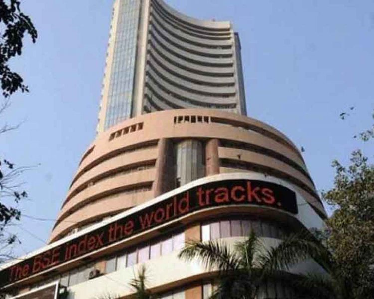 Sensex trips 118 pts; auto, financial stocks drag