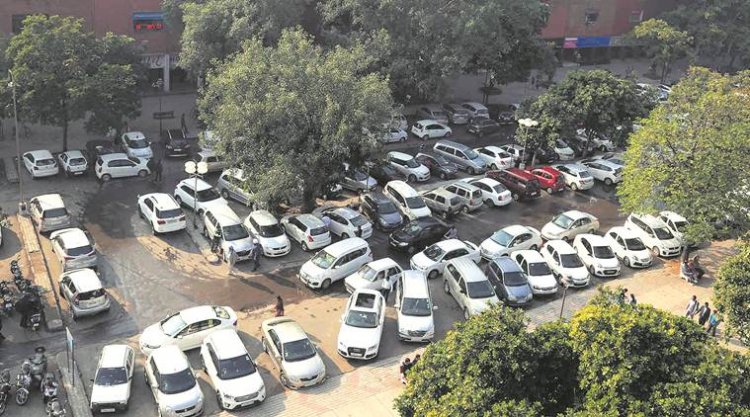 LG seized of Delhi govt's parking policy, new fare rates