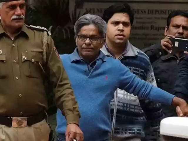 Delhi HC stays order granting permission to Rajeev Saxena to travel abroad