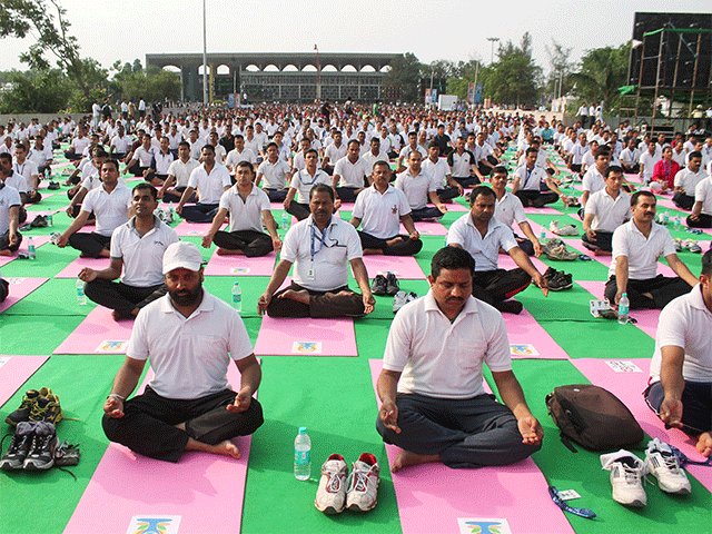 KVIC to supply 60,000 khadi mats for Yoga Day