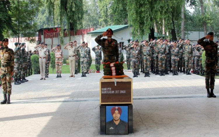 Army pays tribute to paratrooper killed in J-K's Shopian