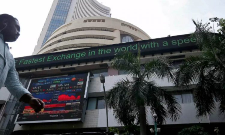 Sensex jumps 169 pts; IT stocks rally