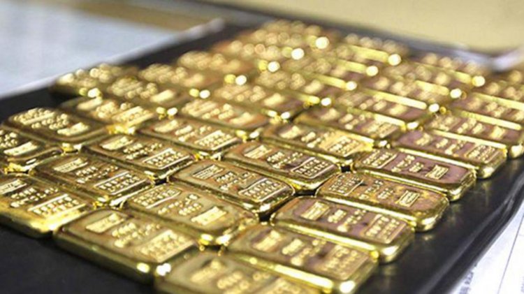 Gold worth Rs 17 lakh seized at Hyd airport, one held