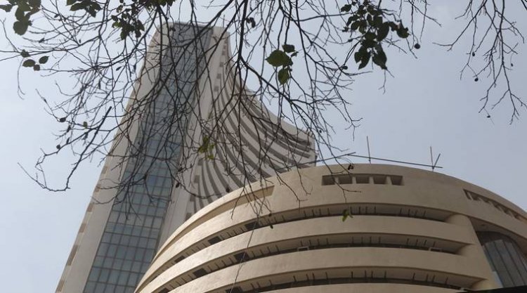 Sensex drops over 150 pts amid weak global cues