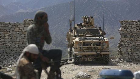 Under US pressure, Afghan army starts closing checkpoints
