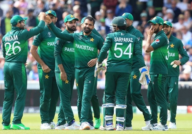 Rejuvenated Pakistan faces battle of survival against rampaging New Zealand