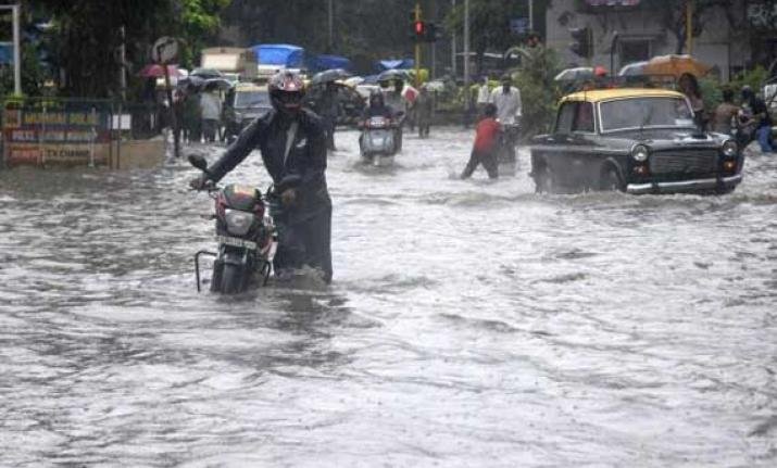 Heavy rains continue to lash Nashik district; two killed