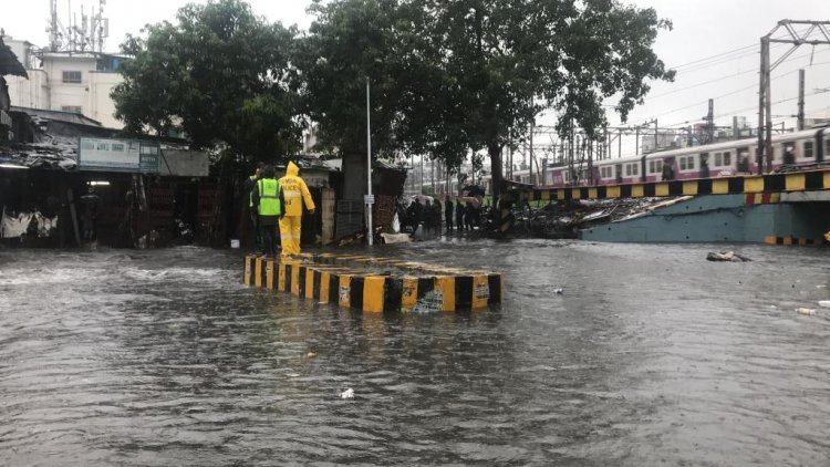 Heavy rainfall leads to water-lodging, traffic jams in several parts of Mumbai