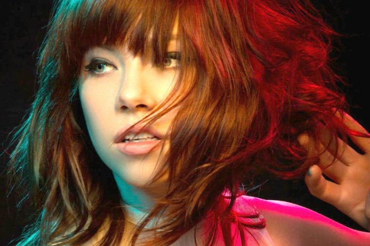 Easy to lose yourself in fame: Carly Rae Jespen