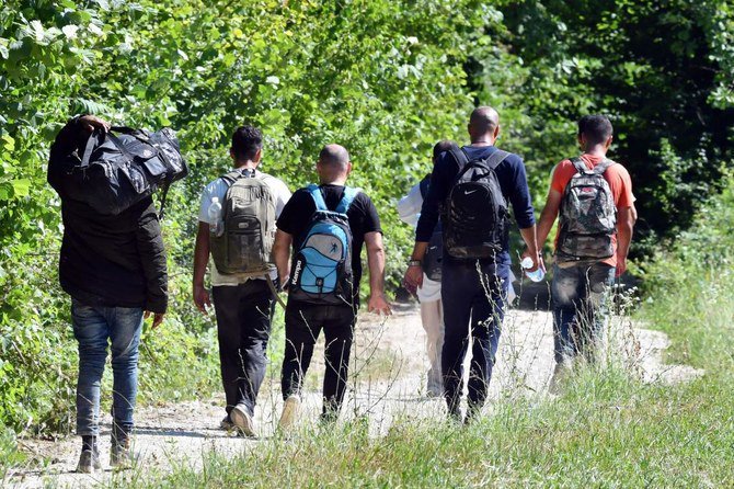 Heatwave adds to the woes of migrants stranded in Bosnia