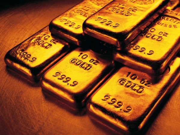 Gold prices fall Rs 400 on lacklustre demand